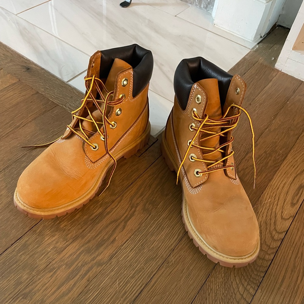 Like New Timberland Women’s Boots